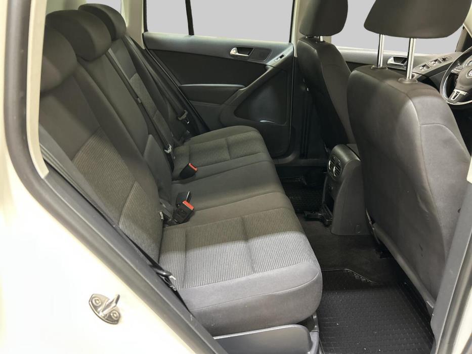 VOLKSWAGEN Tiguan 2013