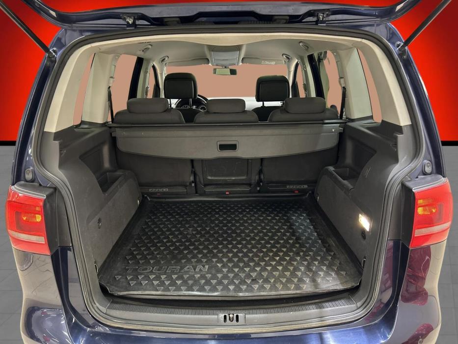 VOLKSWAGEN Touran 2014