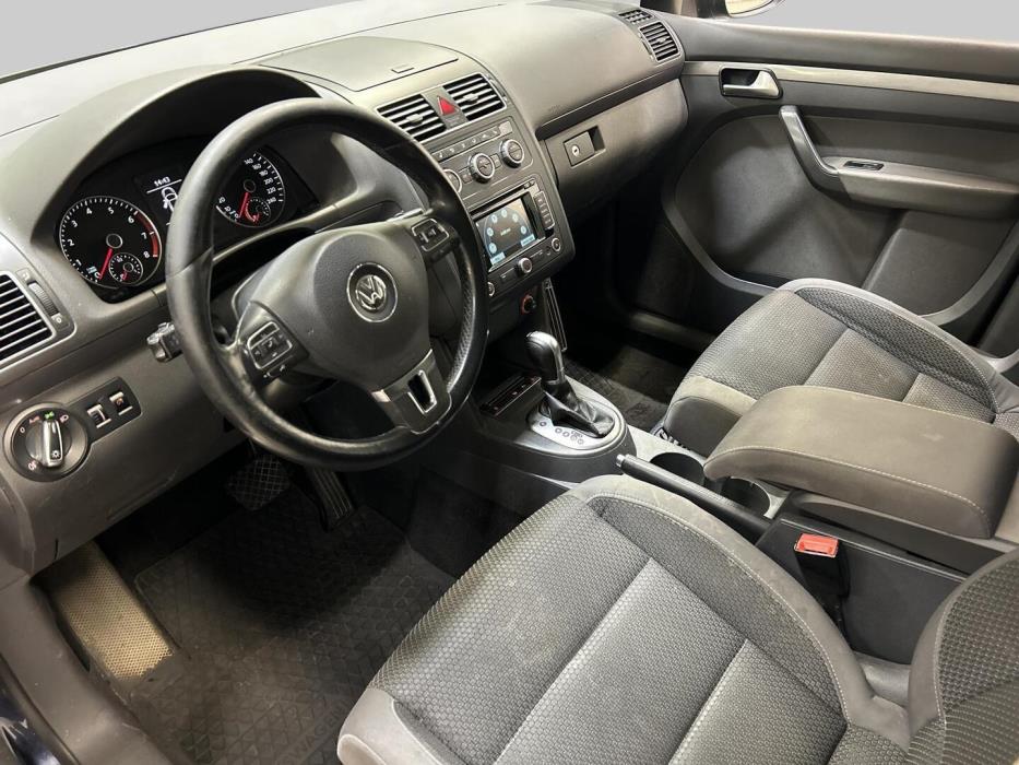 VOLKSWAGEN Touran 2014
