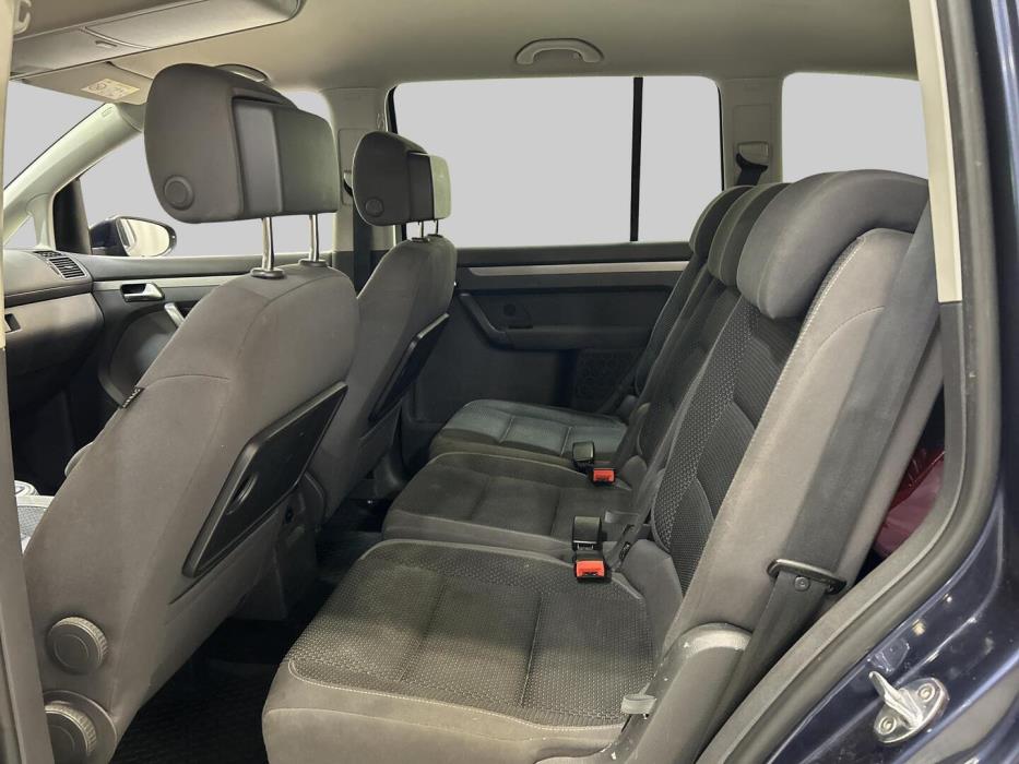 VOLKSWAGEN Touran 2014