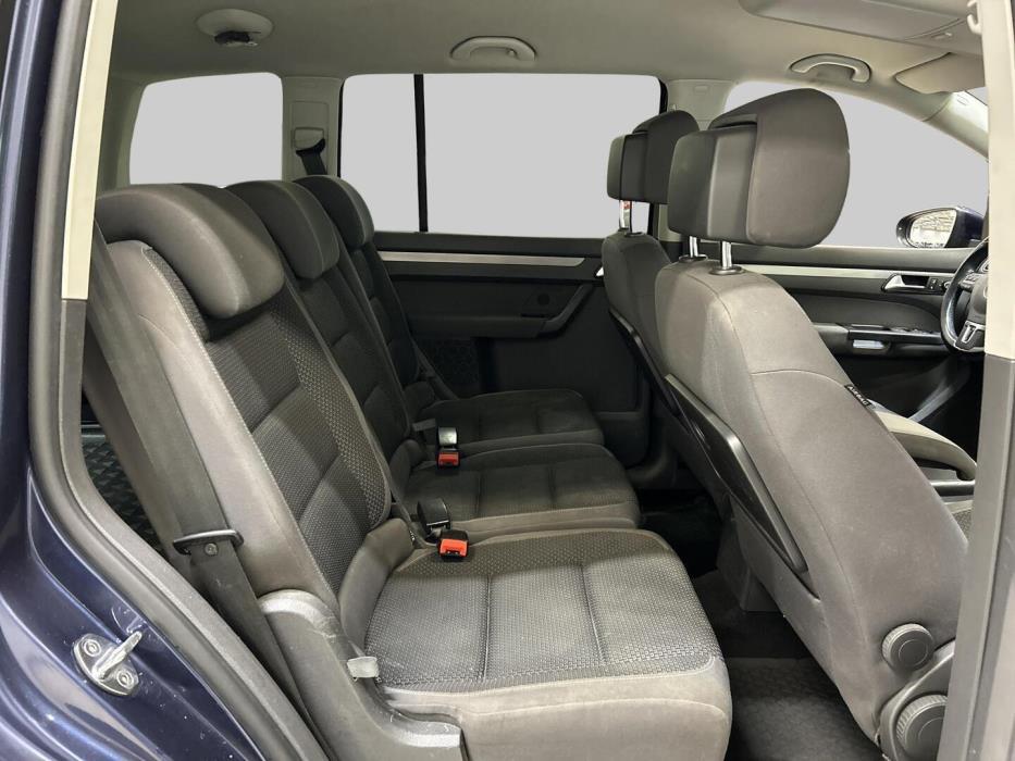 VOLKSWAGEN Touran 2014