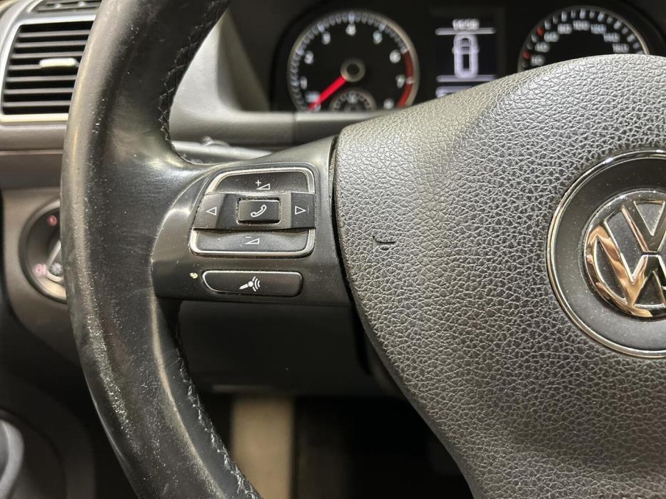 VOLKSWAGEN Touran 2014