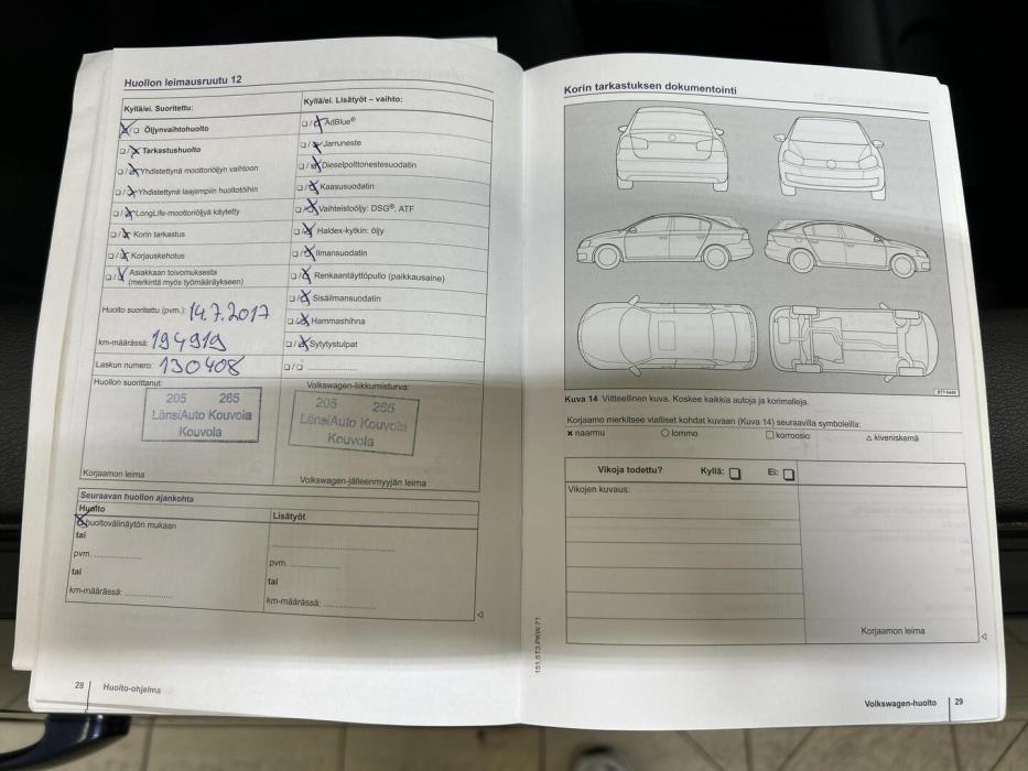VOLKSWAGEN Touran 2014
