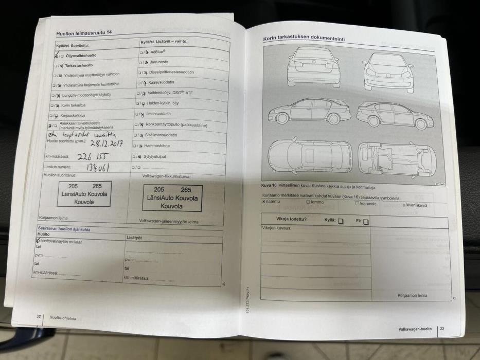 VOLKSWAGEN Touran 2014