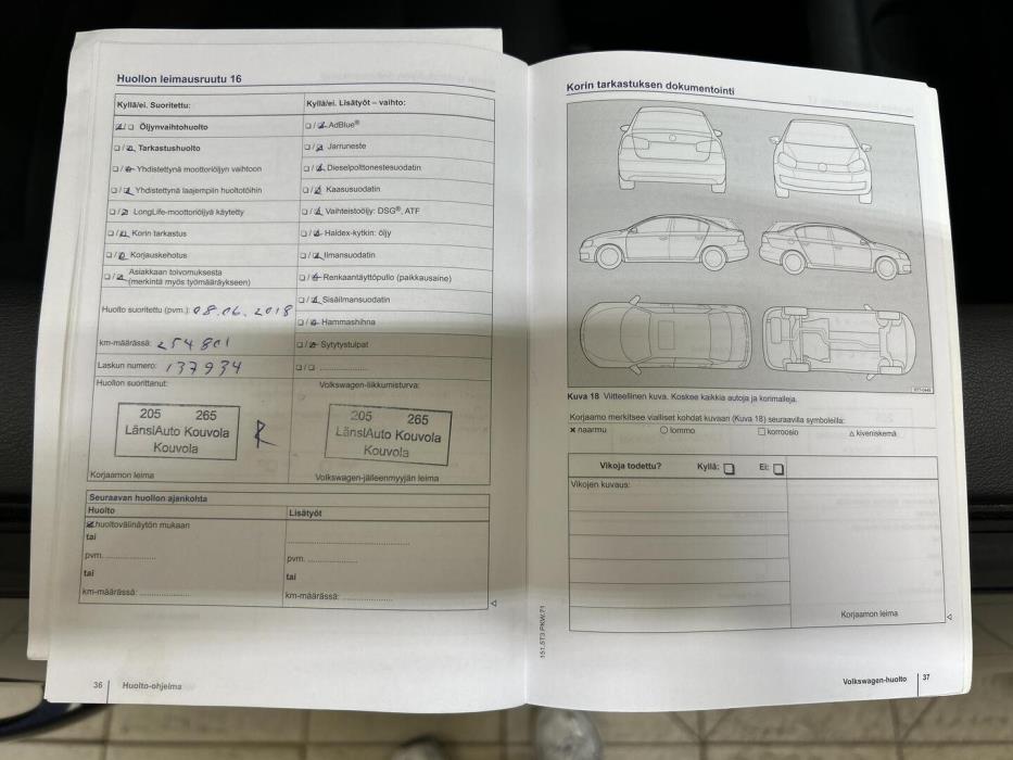 VOLKSWAGEN Touran 2014