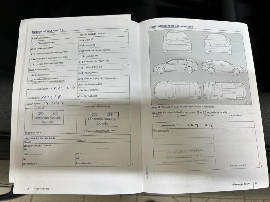 VOLKSWAGEN Touran 2014