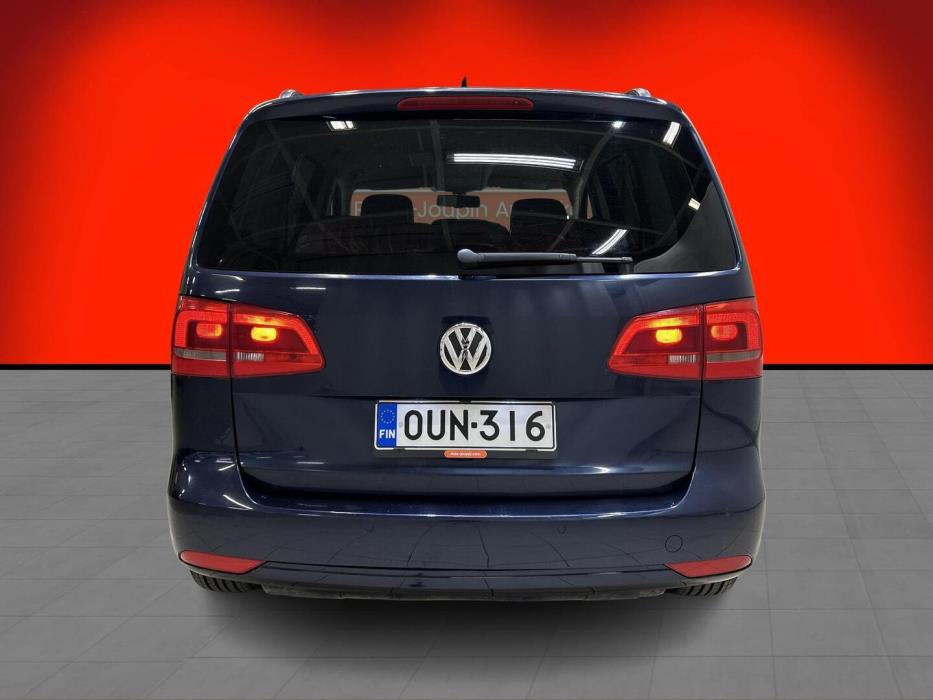 VOLKSWAGEN Touran 2014