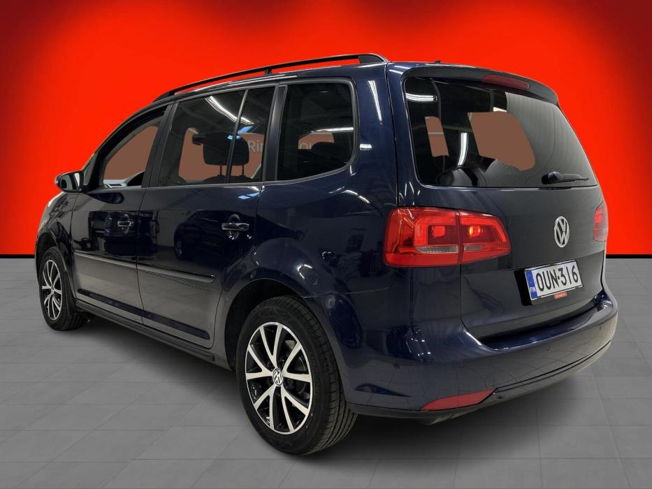 VOLKSWAGEN Touran 2014