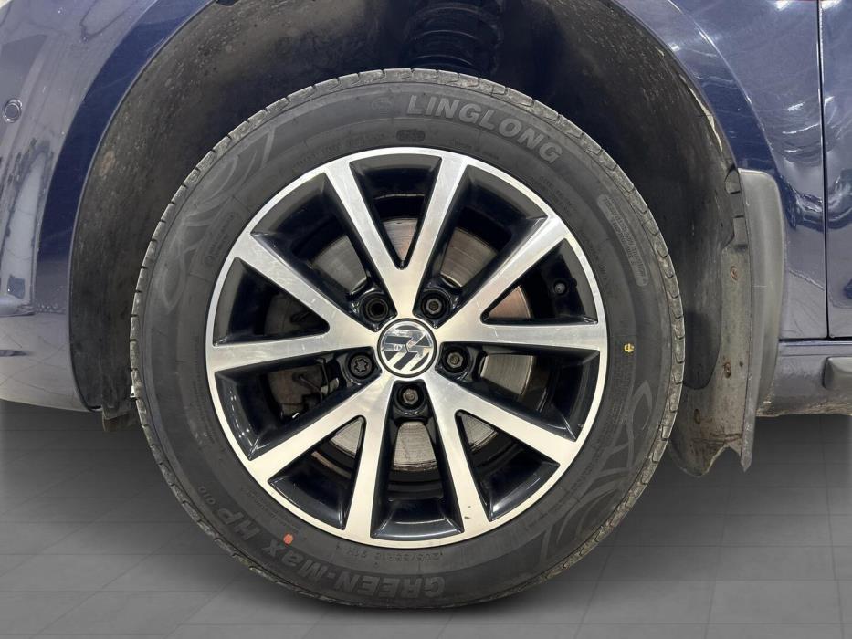VOLKSWAGEN Touran 2014