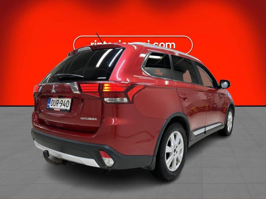 MITSUBISHI Outlander 2016