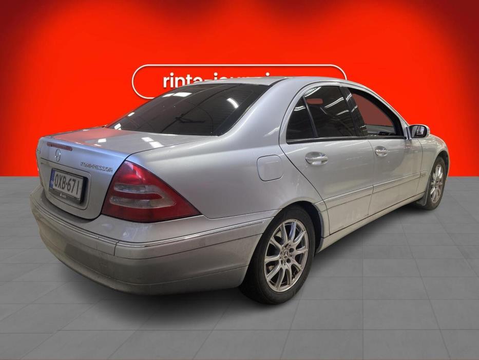 MERCEDES-BENZ C 2005