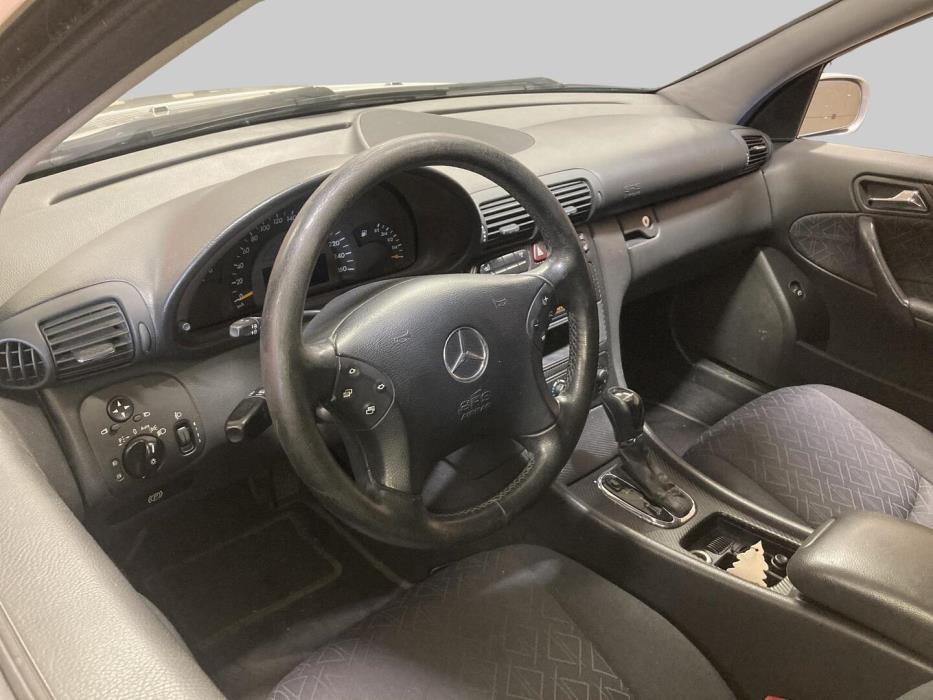 MERCEDES-BENZ C 2005