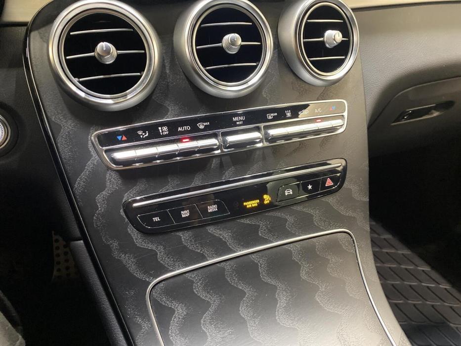 MERCEDES-BENZ GLC 2022