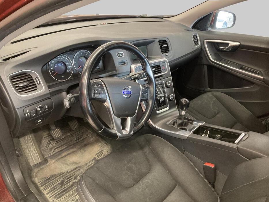 VOLVO V60 2012
