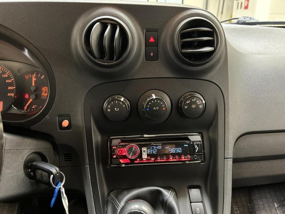 MERCEDES-BENZ Citan 2013