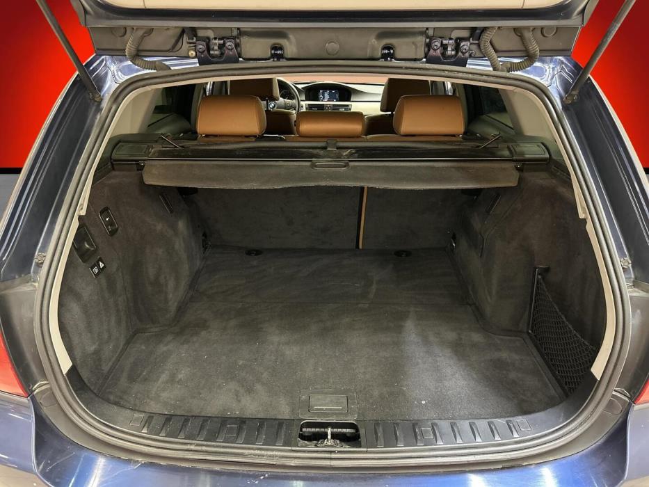 BMW 318 2012