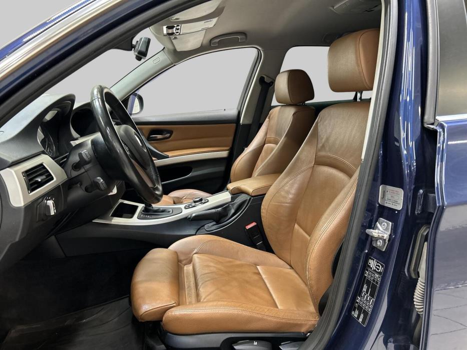 BMW 318 2012
