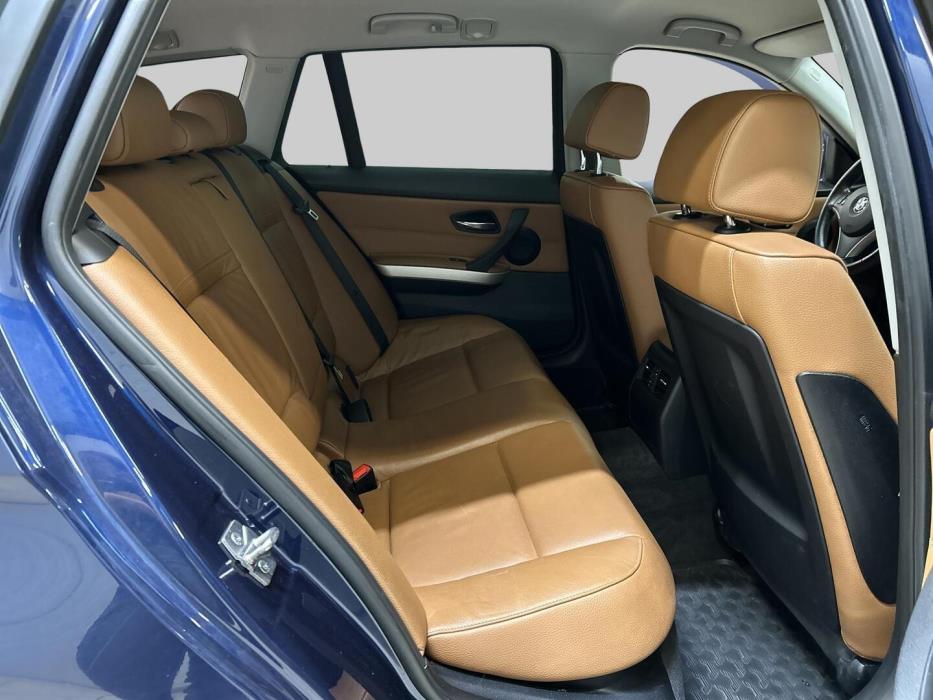 BMW 318 2012