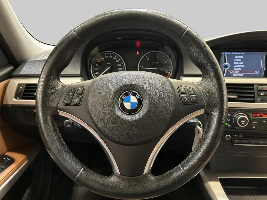 BMW 318 2012