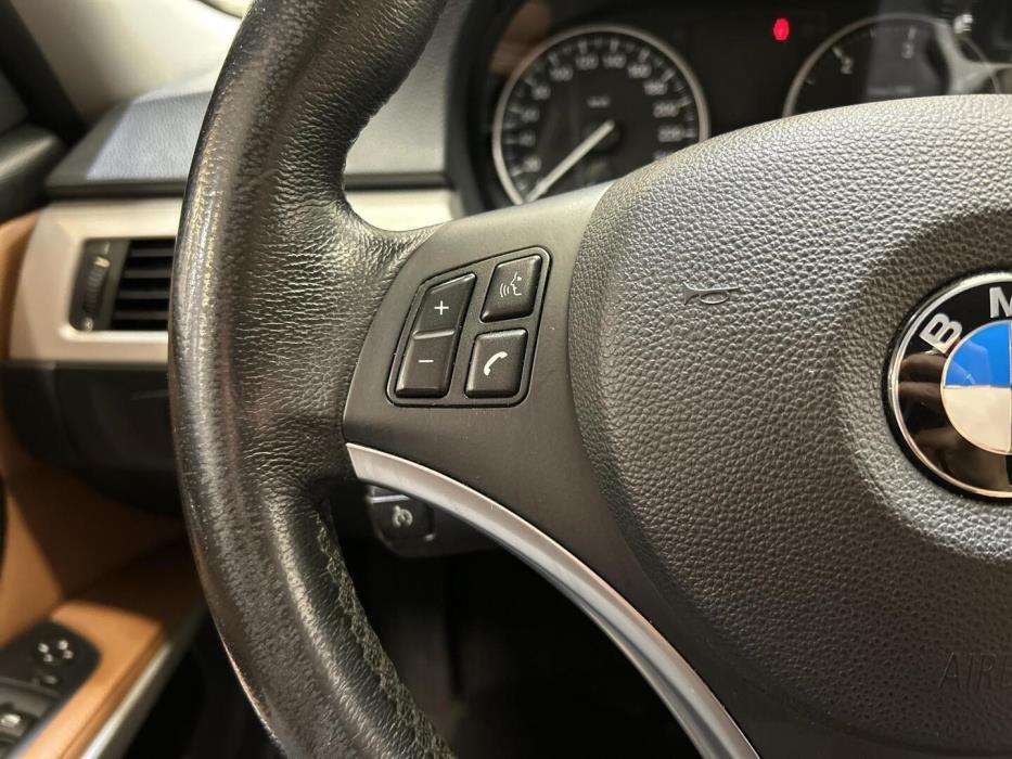 BMW 318 2012