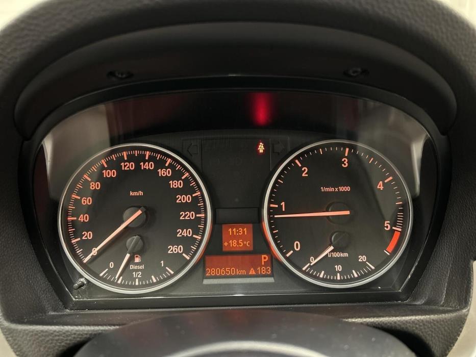 BMW 318 2012