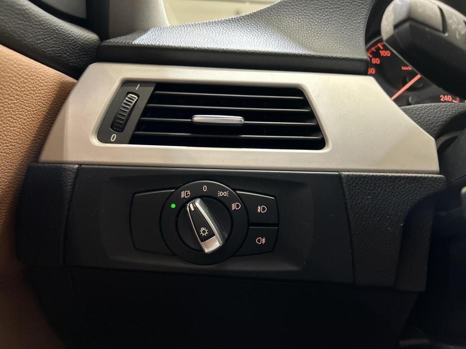 BMW 318 2012