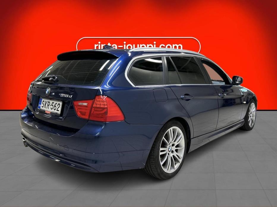 BMW 318 2012
