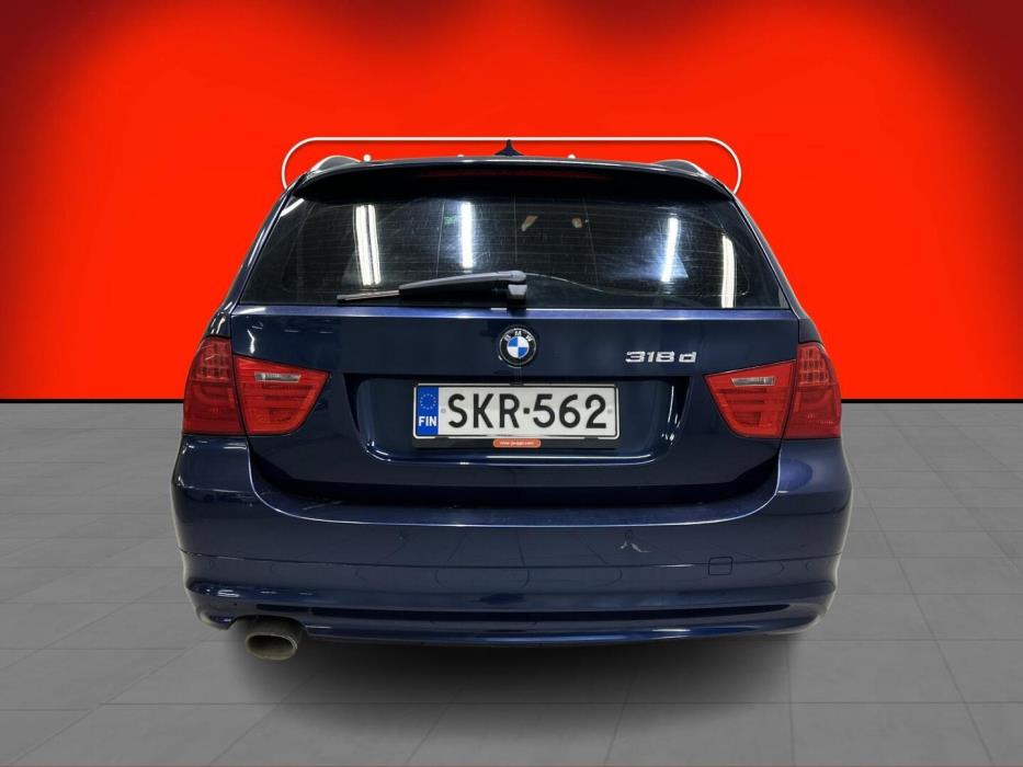 BMW 318 2012