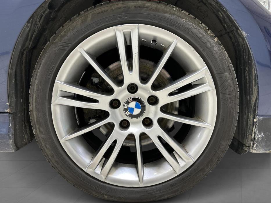 BMW 318 2012