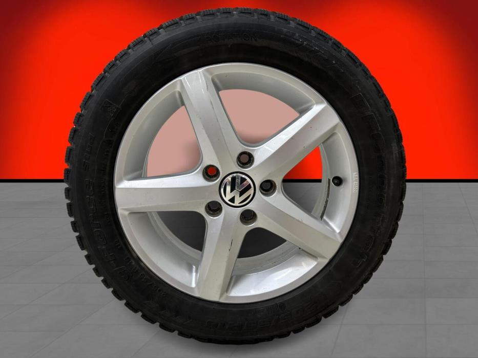 VOLKSWAGEN Touran 2013