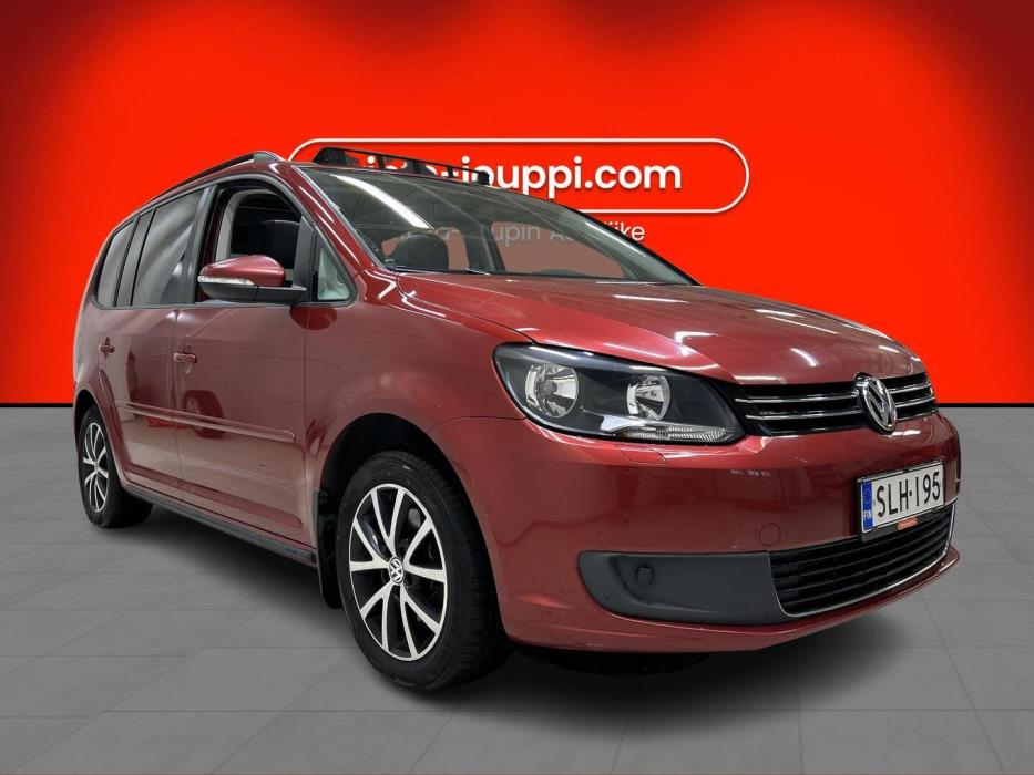 VOLKSWAGEN Touran 2013