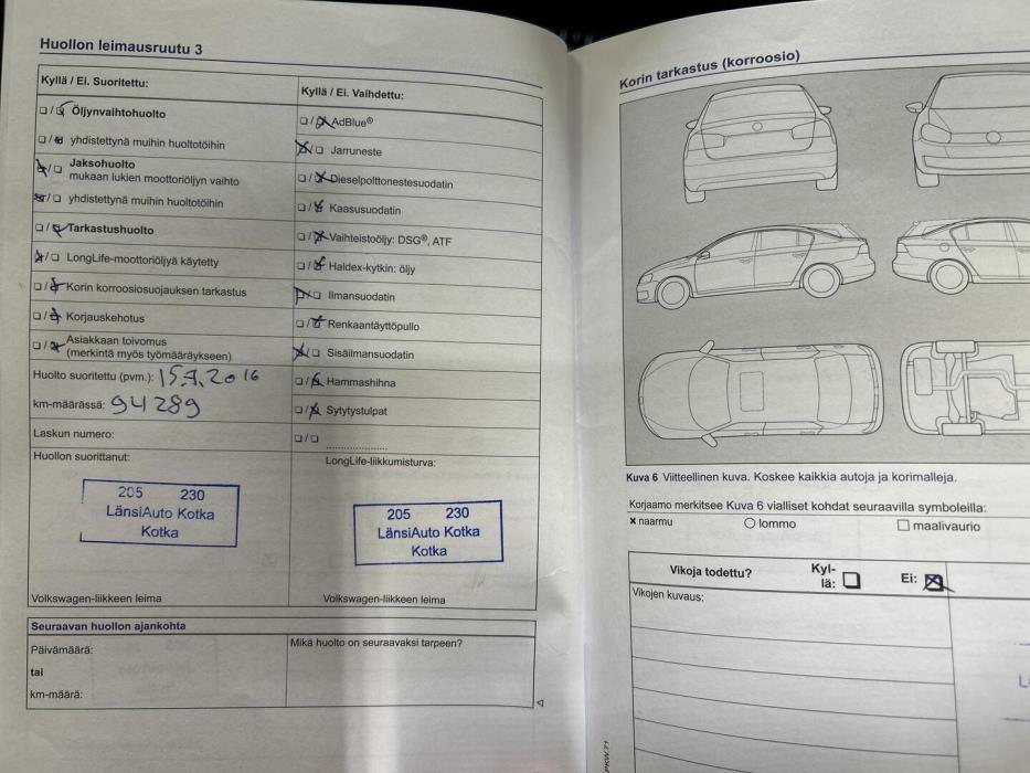 VOLKSWAGEN Touran 2013
