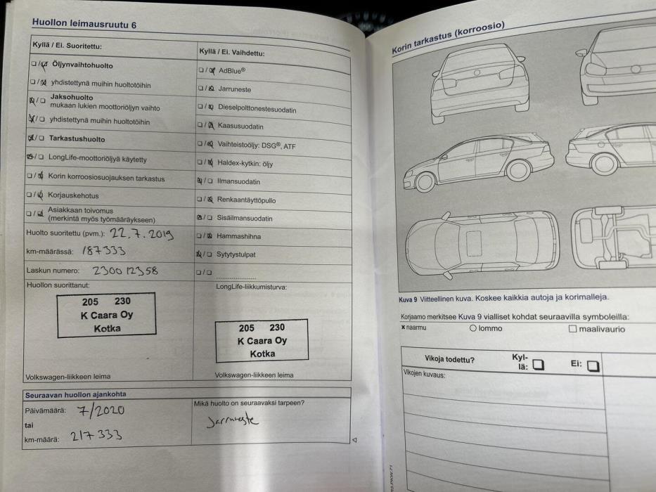 VOLKSWAGEN Touran 2013