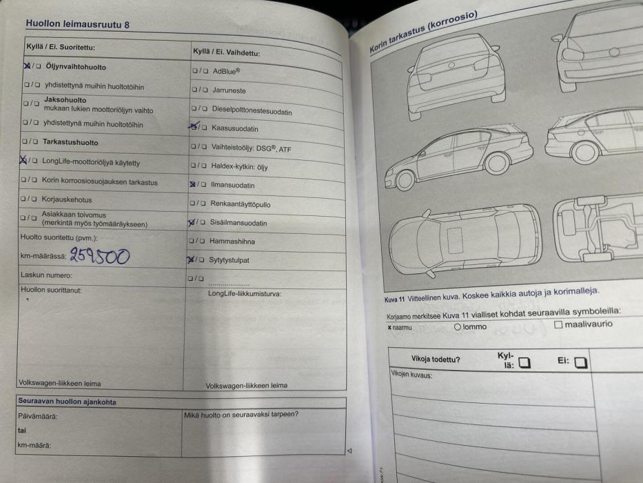VOLKSWAGEN Touran 2013