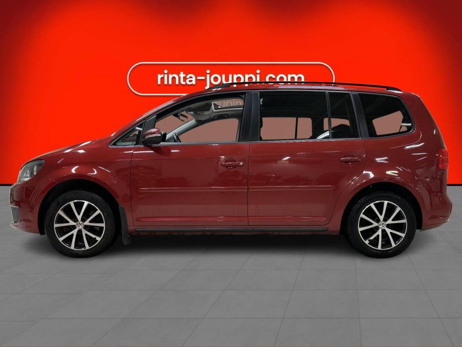 VOLKSWAGEN Touran 2013