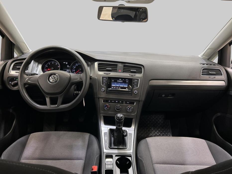 VOLKSWAGEN Golf 2016