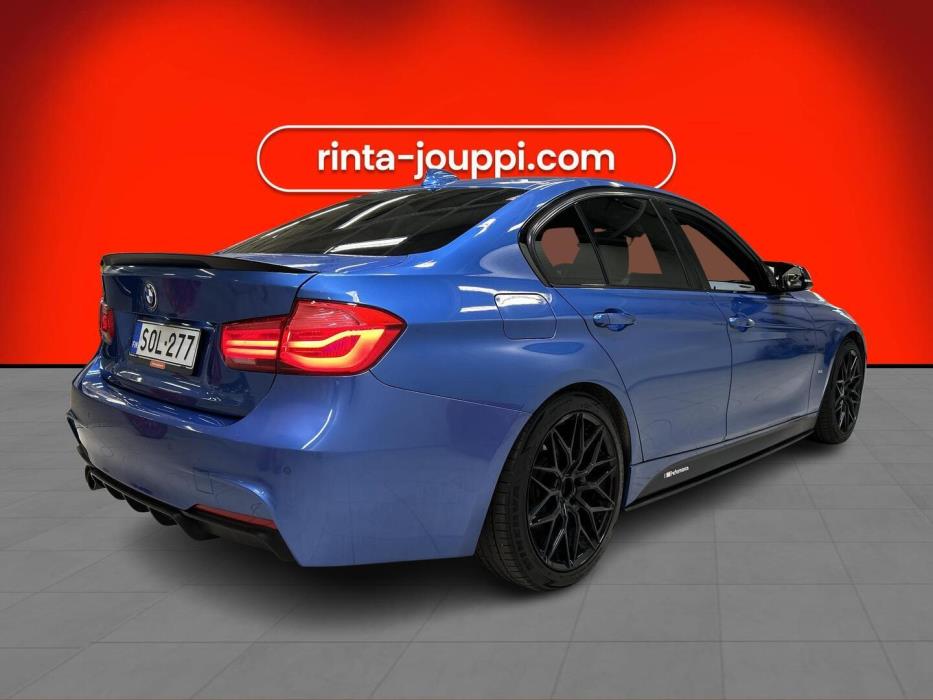 BMW 330 2017