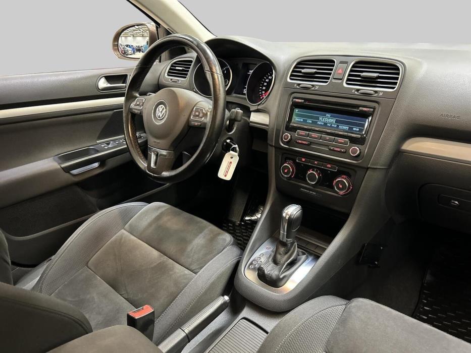 VOLKSWAGEN Golf 2012