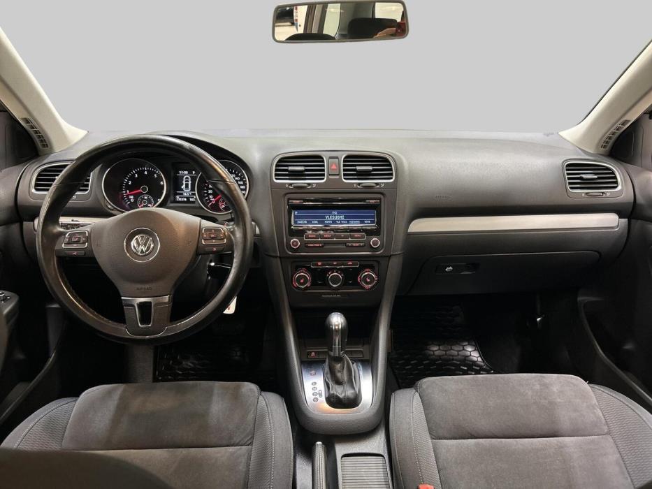 VOLKSWAGEN Golf 2012