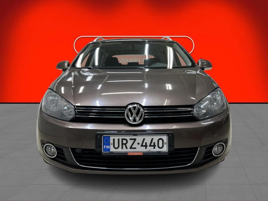 VOLKSWAGEN Golf 2012