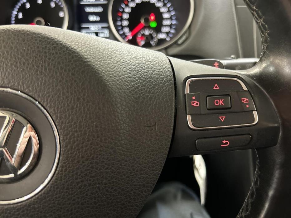 VOLKSWAGEN Golf 2012