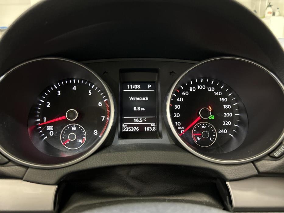 VOLKSWAGEN Golf 2012