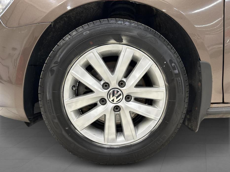 VOLKSWAGEN Golf 2012
