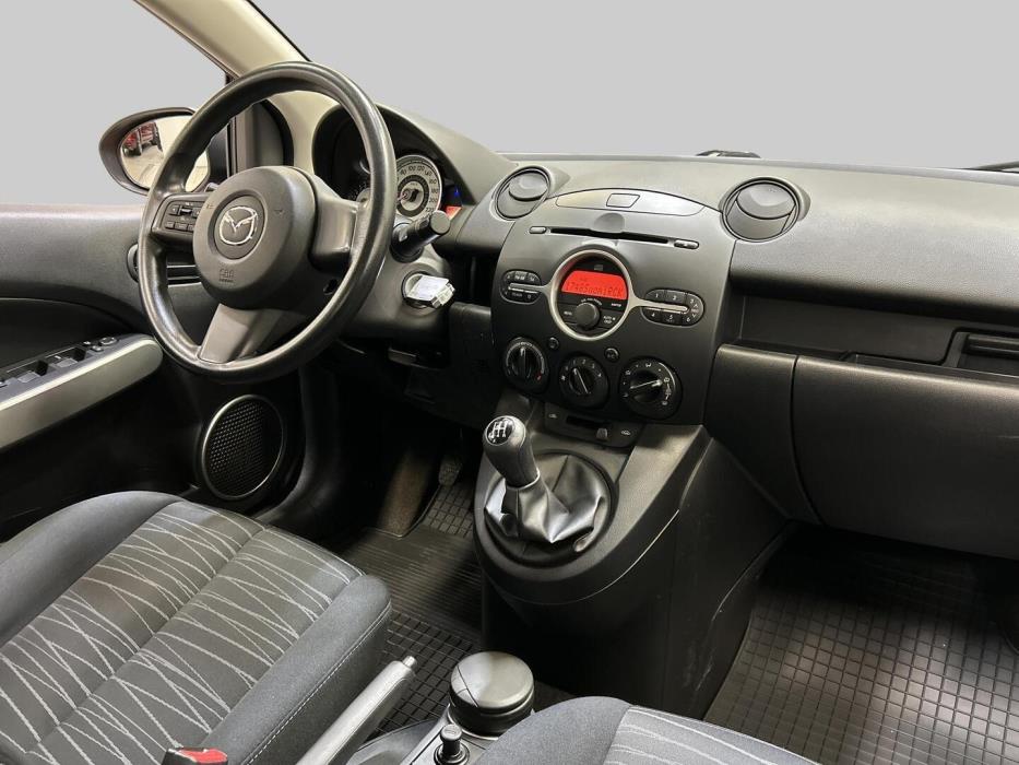 MAZDA 2 2008
