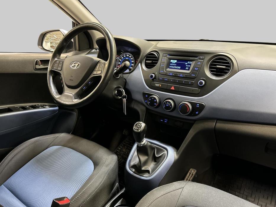 HYUNDAI i10 2015
