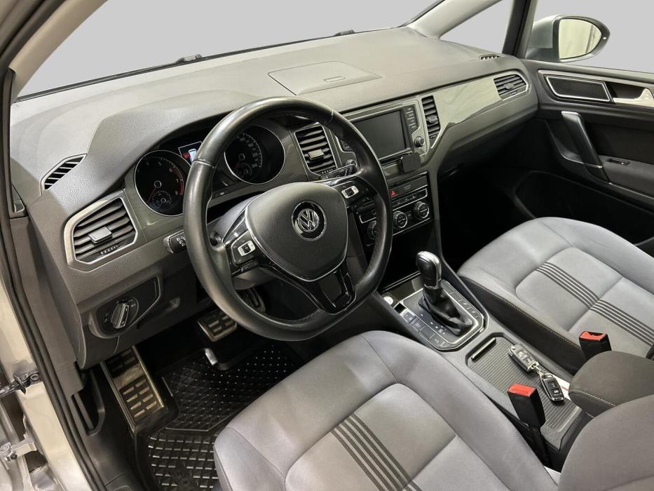 VOLKSWAGEN Golf Sportsvan 2016