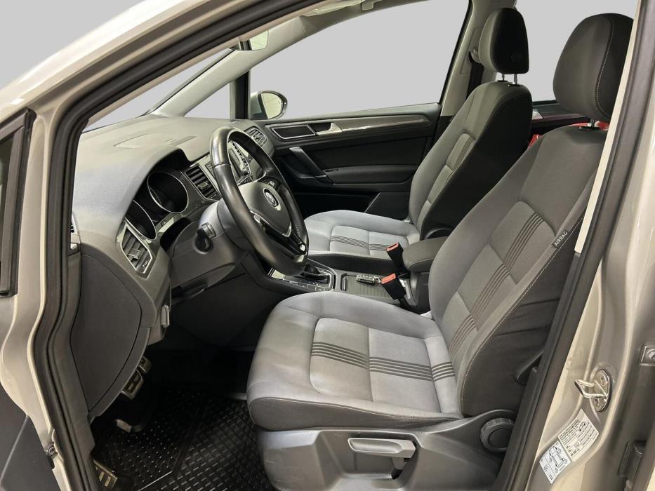 VOLKSWAGEN Golf Sportsvan 2016