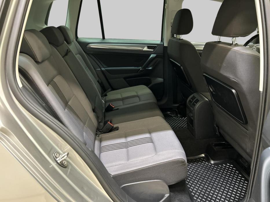 VOLKSWAGEN Golf Sportsvan 2016