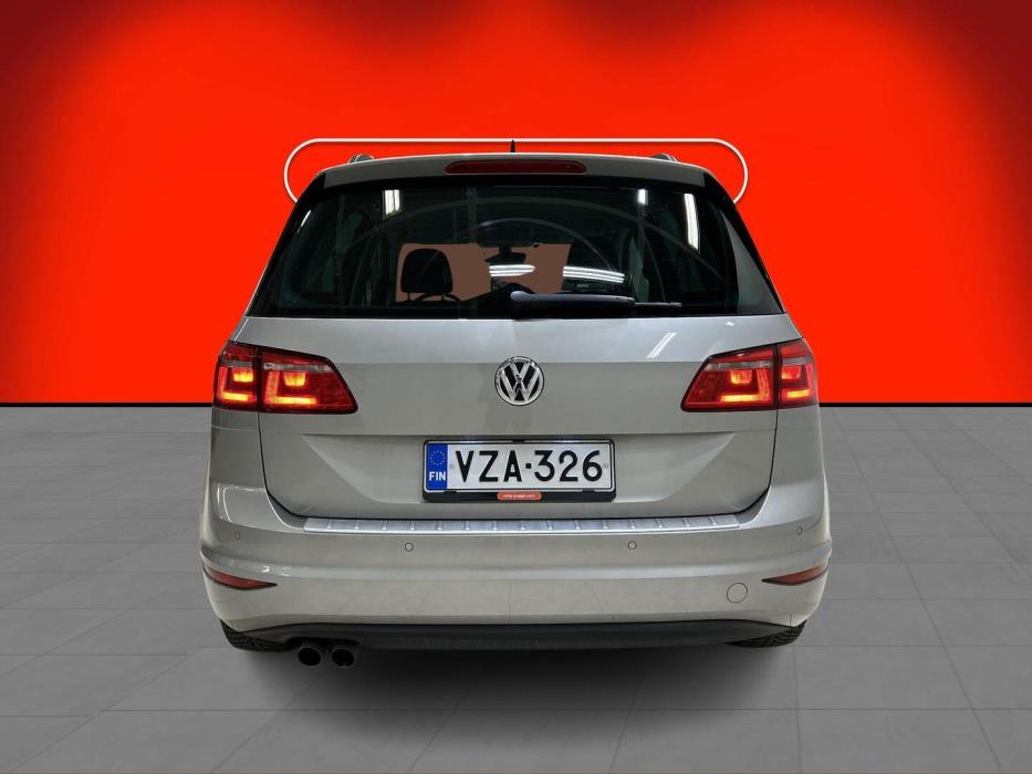 VOLKSWAGEN Golf Sportsvan 2016