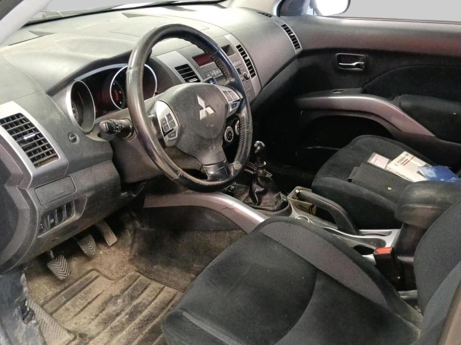 MITSUBISHI Outlander 2009